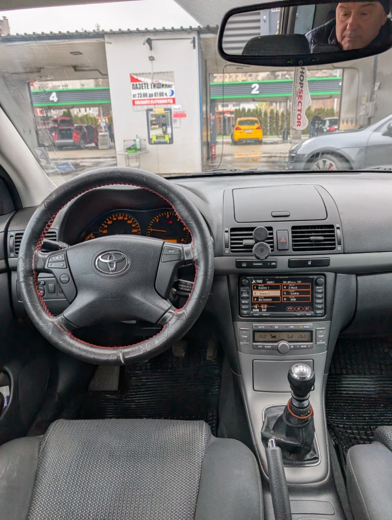 Toyota Avensis, снимка 14 - Автомобили и джипове - 52907167