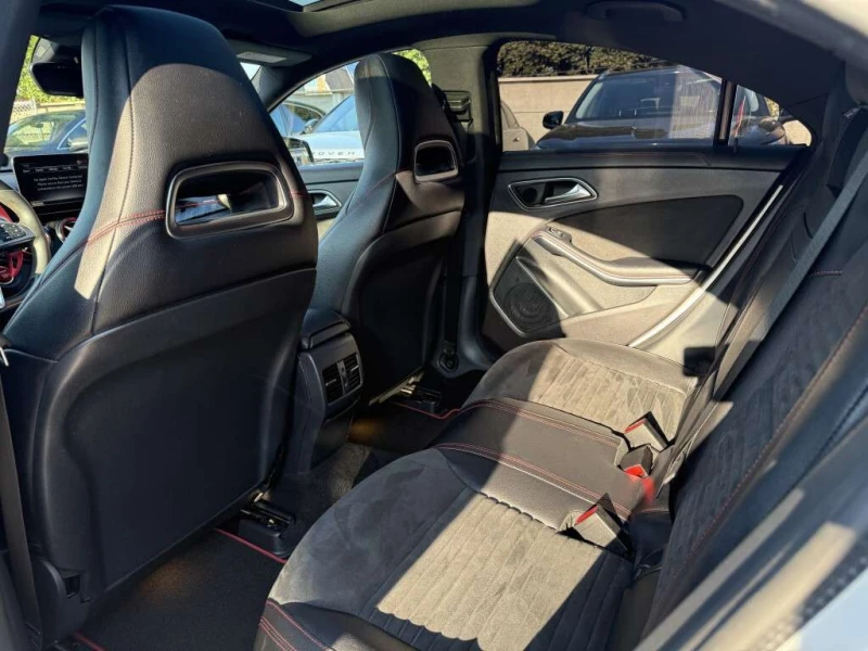 Mercedes-Benz CLA 45 AMG * AMG CLA45 * CARFAX * ФИНАНСИРАНЕ, снимка 11 - Автомобили и джипове - 53108598