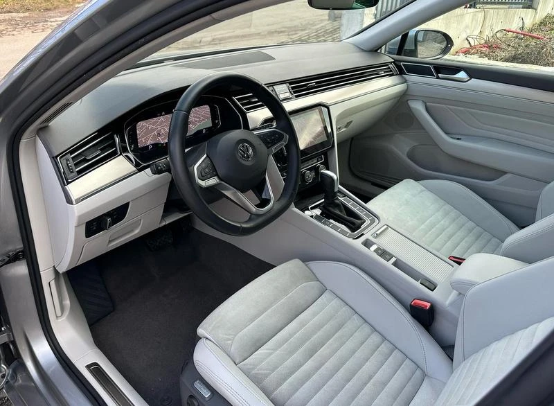 VW Passat FaceLift Executive 190 k.c.  Digital Cockpit, снимка 8 - Автомобили и джипове - 49318321