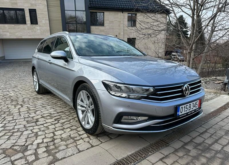 VW Passat FaceLift Executive 190 k.c.  Digital Cockpit, снимка 2 - Автомобили и джипове - 49318321