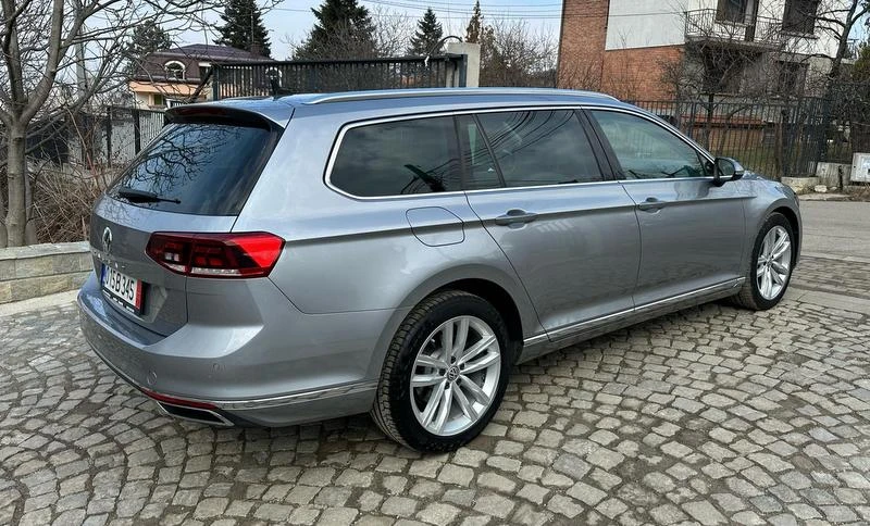 VW Passat FaceLift Executive 190 k.c.  Digital Cockpit, снимка 5 - Автомобили и джипове - 49318321