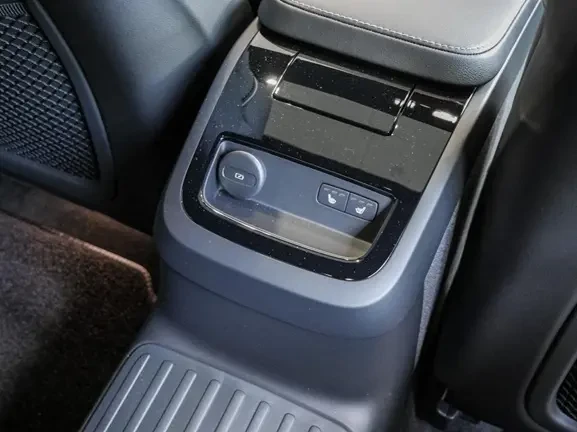 Volvo S90 T8 Recharge AWD = Ultimate Dark = Гаранция, снимка 12 - Автомобили и джипове - 54178654