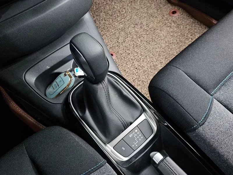 Citroen C4 Cactus 1.5 BLUEHDI SHINE, снимка 9 - Автомобили и джипове - 54849040