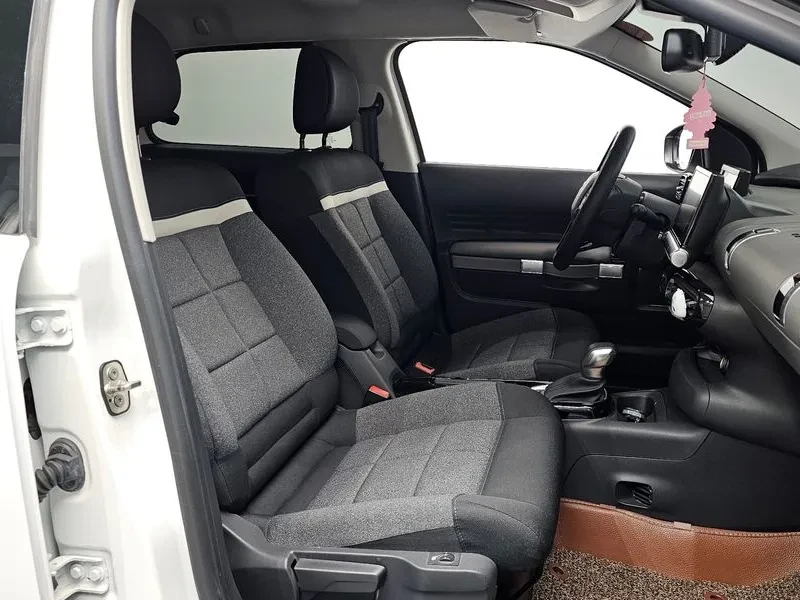 Citroen C4 Cactus 1.5 BLUEHDI SHINE, снимка 11 - Автомобили и джипове - 54849040