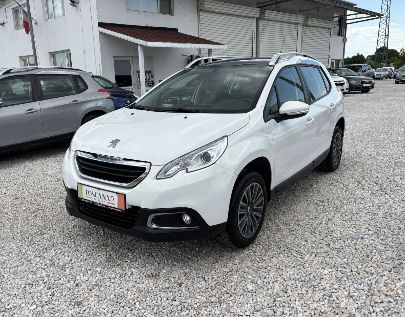 Peugeot 2008 1.2i* 82к.c * Панорама * Euro 6B * Лизинг - изображение 2