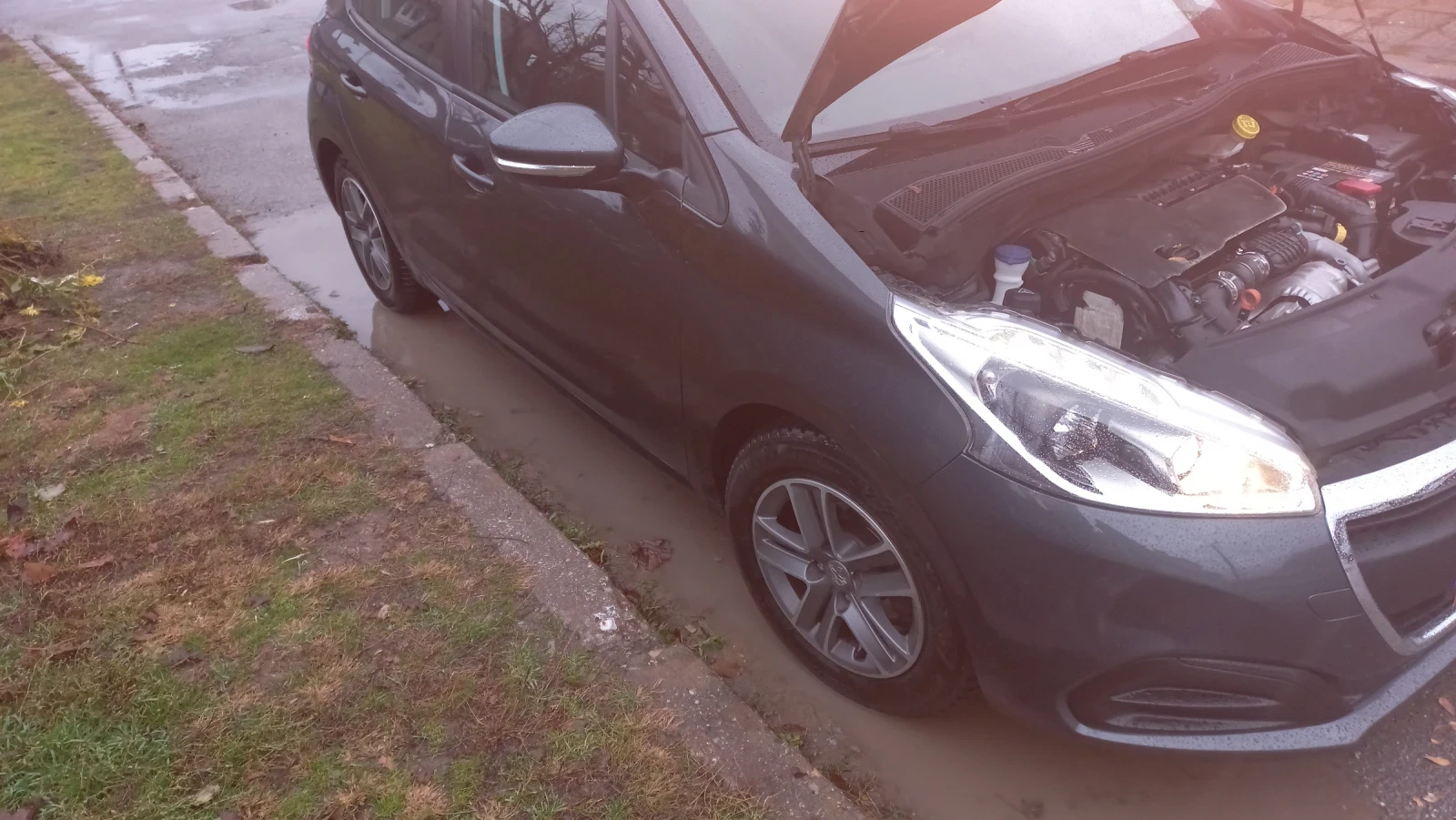 Peugeot 208 1.6 bluehdi  - изображение 6