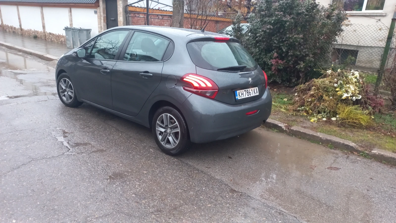 Peugeot 208 1.6 bluehdi  - изображение 7