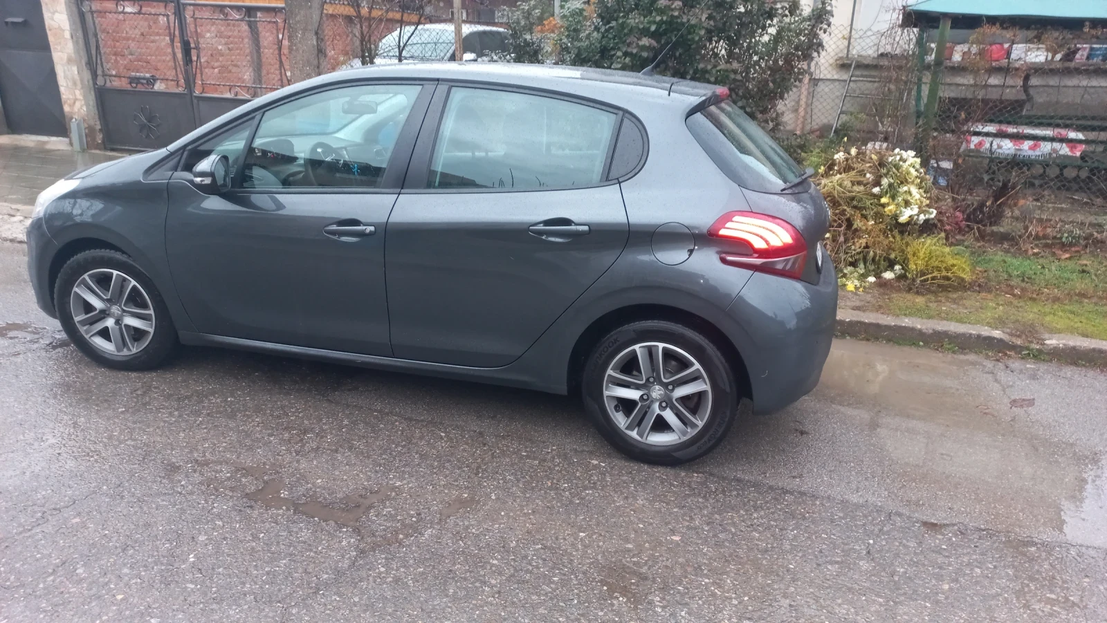 Peugeot 208 1.6 bluehdi  - изображение 4