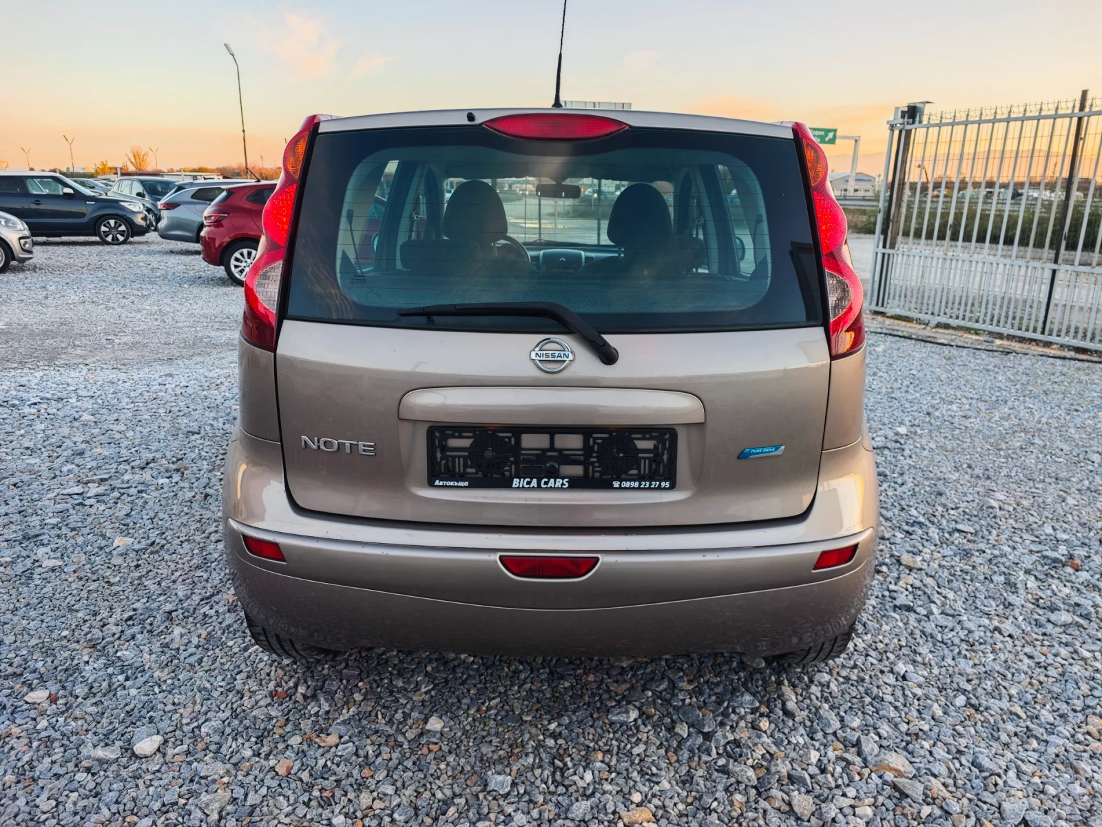 Nissan Note 1.4i  - изображение 5