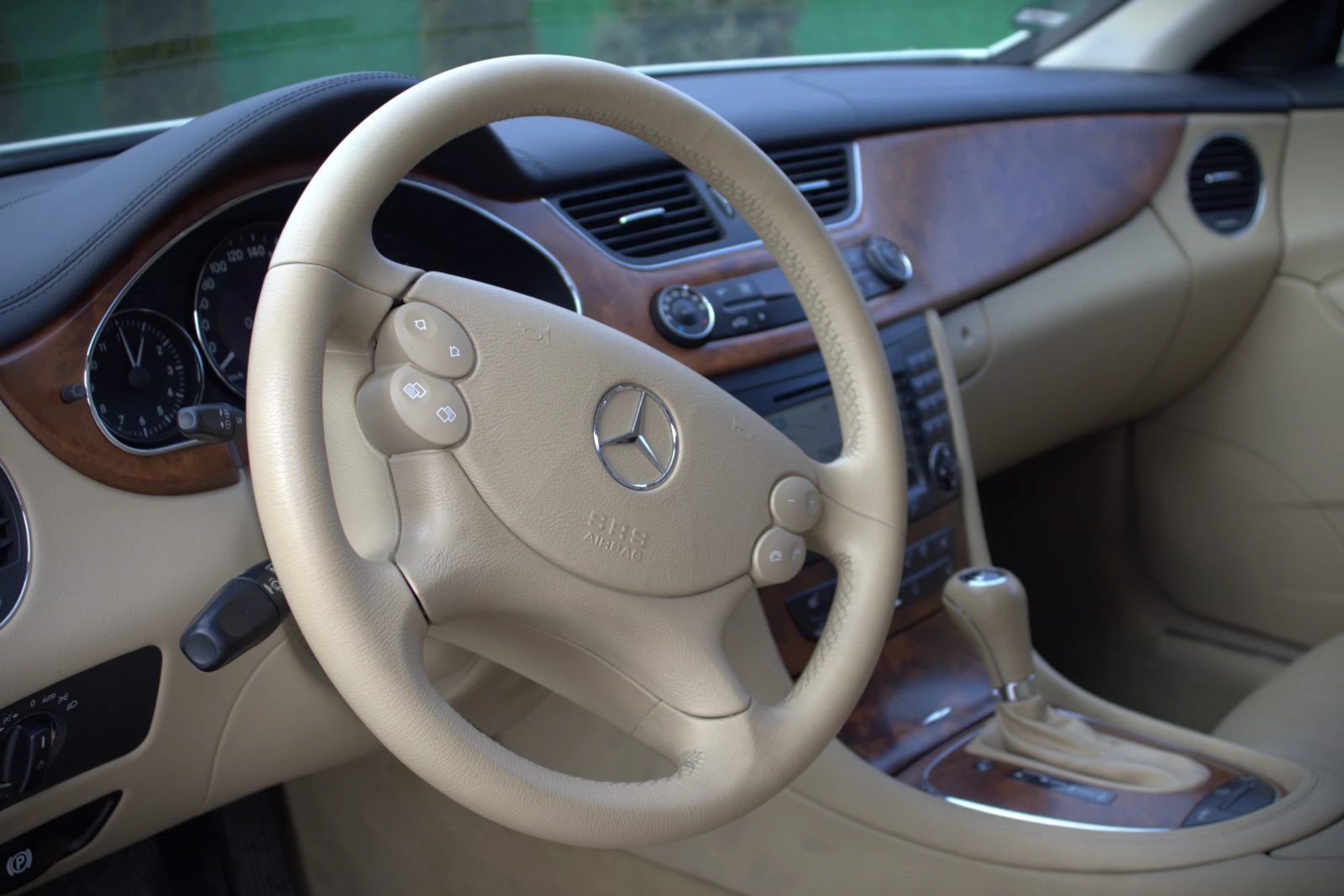 Mercedes-Benz CLS 320 NAVI/Подгрев/Обдухване/Перла*  - изображение 10