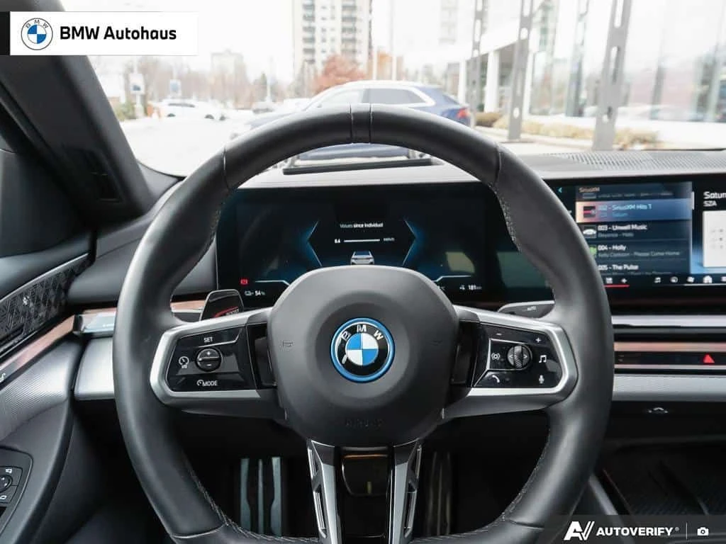 BMW i5 * xDrive40 PREM ESSENTIAL/ M SPORT PRO/ CPO * 360, снимка 12 - Автомобили и джипове - 53786250