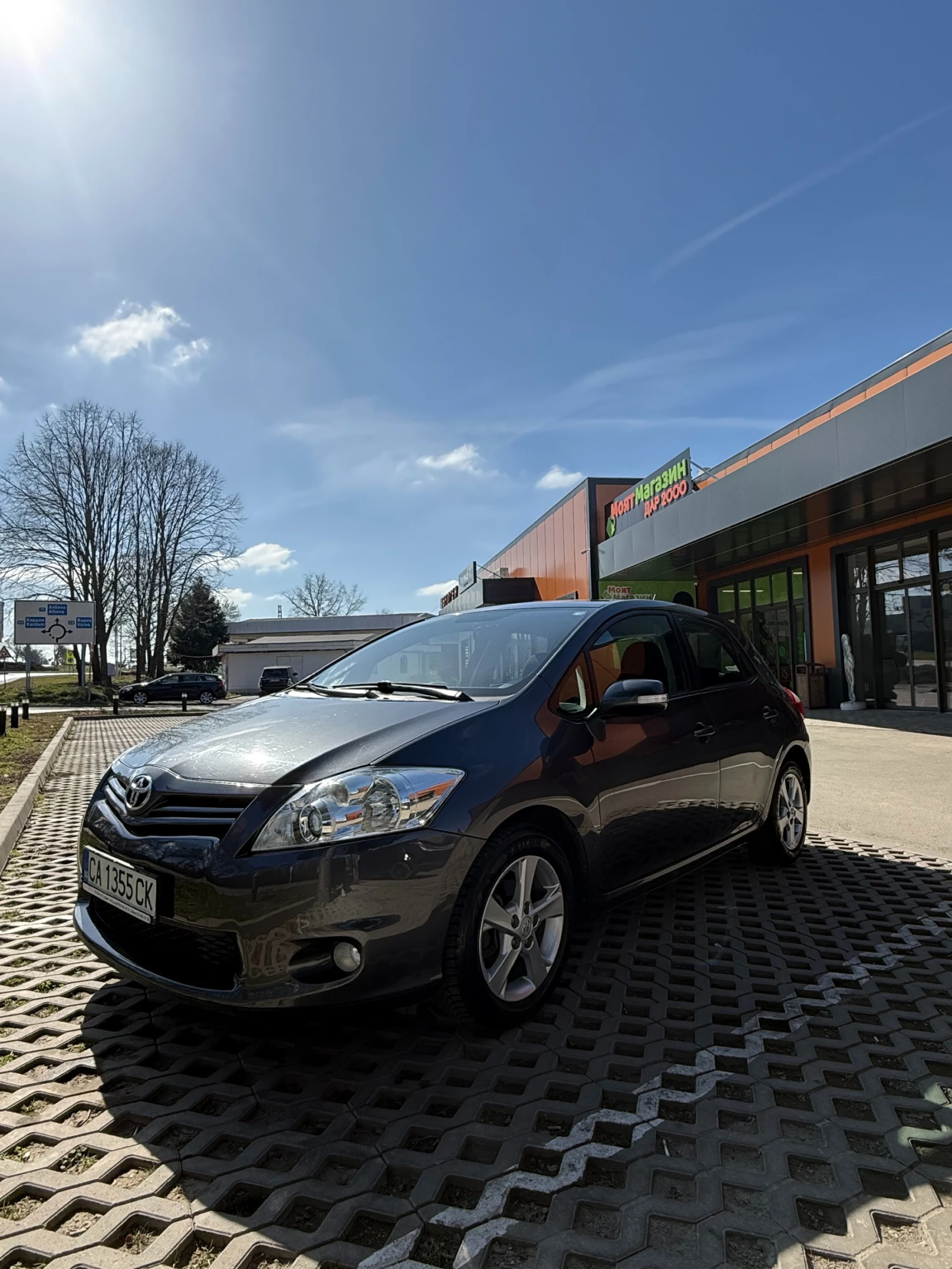 Toyota Auris Facelift, снимка 12 - Автомобили и джипове - 53821645