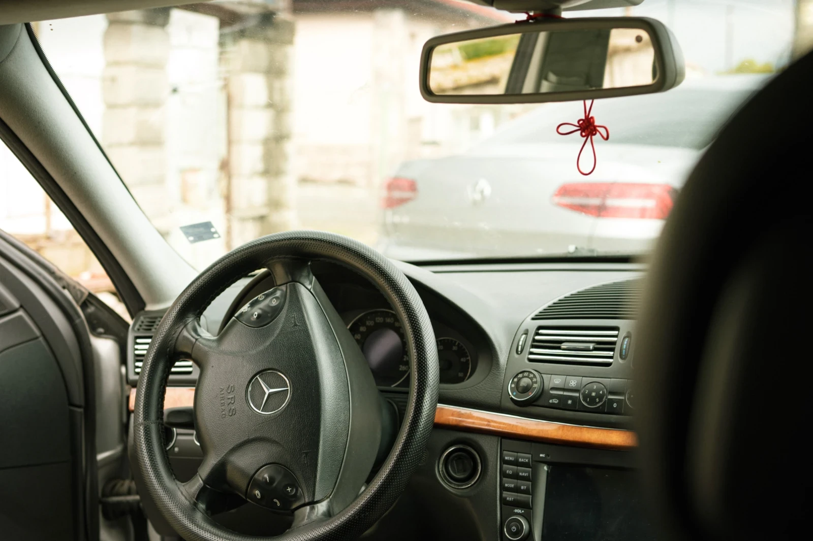 Mercedes-Benz E 320, снимка 6 - Автомобили и джипове - 53859057