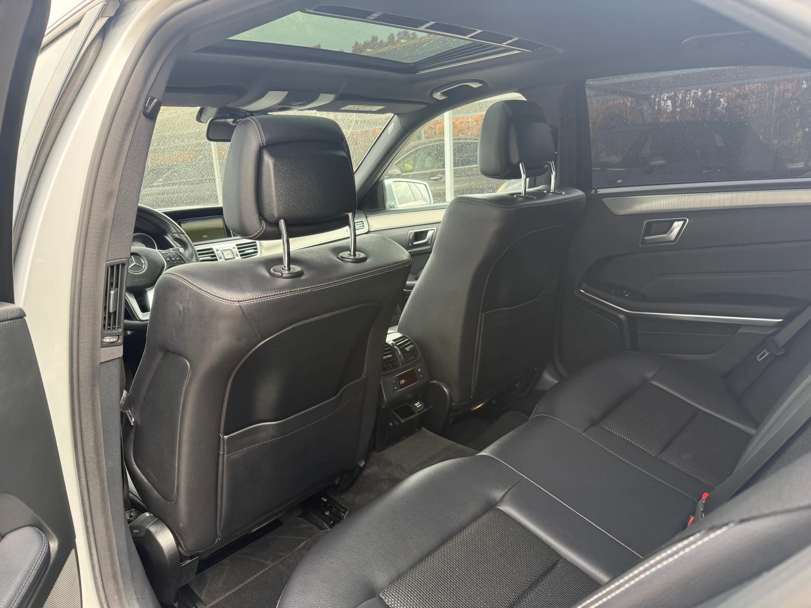 Mercedes-Benz E 350 3.5 D, снимка 10 - Автомобили и джипове - 53917196