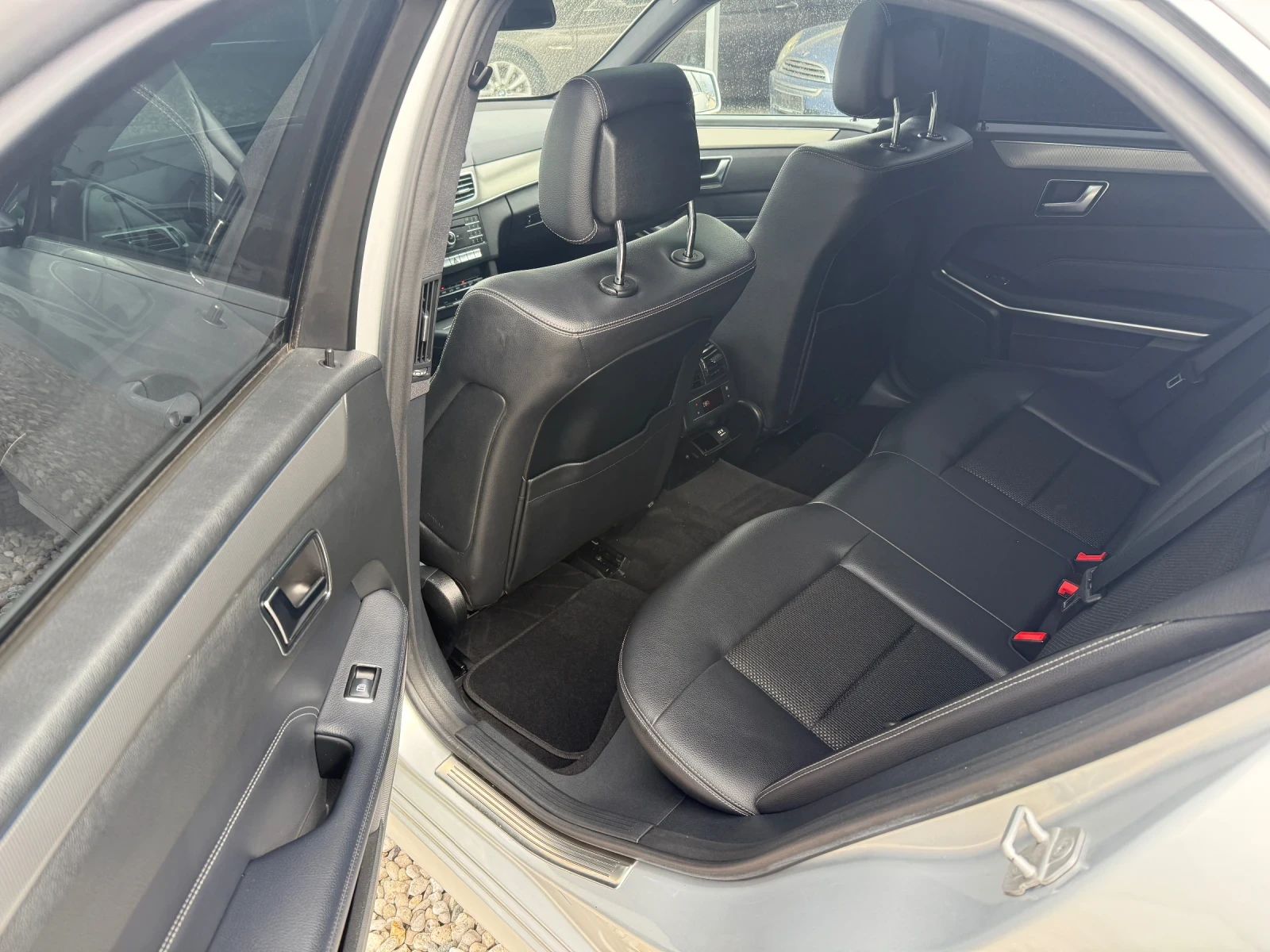 Mercedes-Benz E 350 3.5 D, снимка 9 - Автомобили и джипове - 53917196