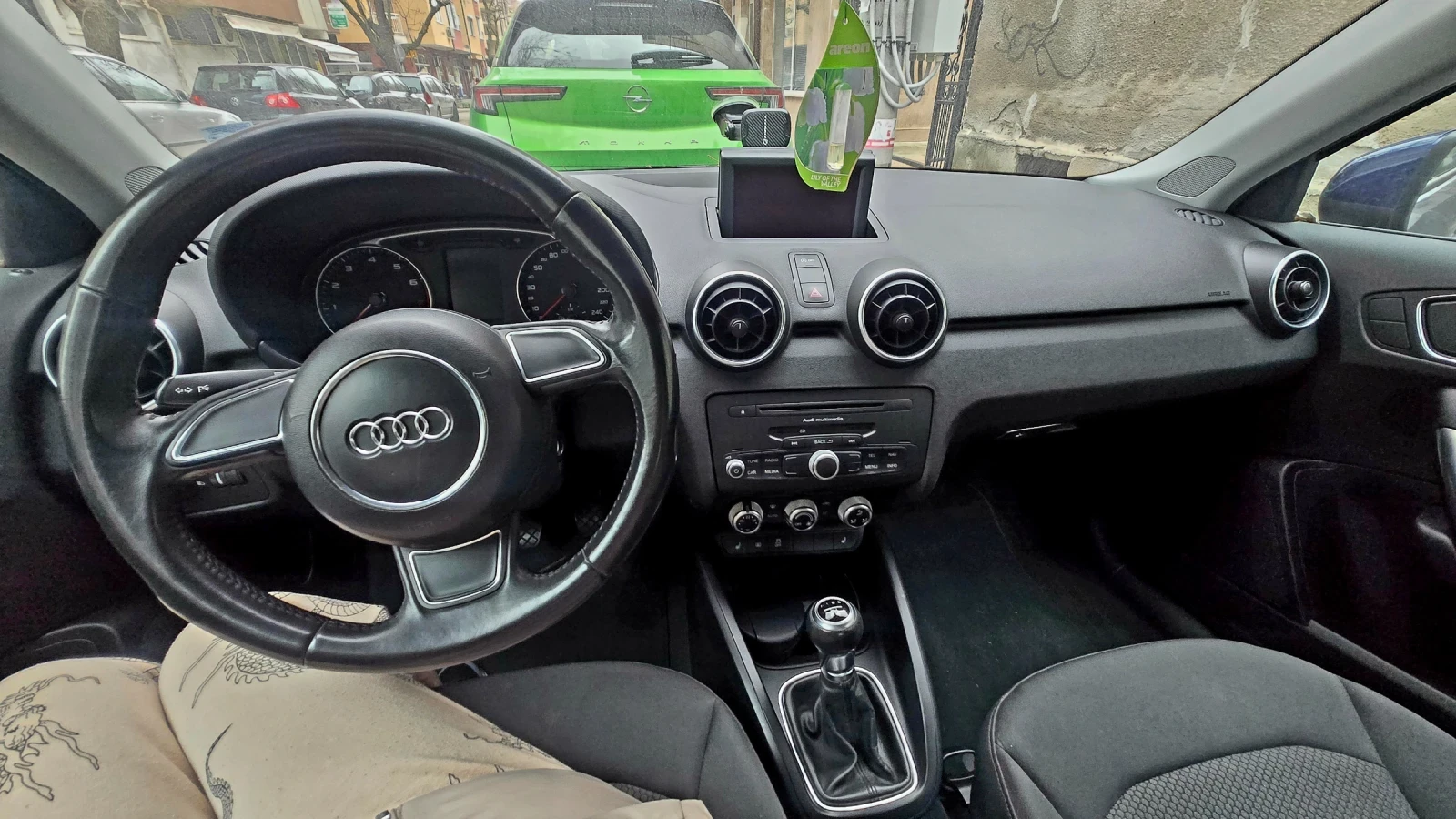 Audi A1, снимка 5 - Автомобили и джипове - 54441150