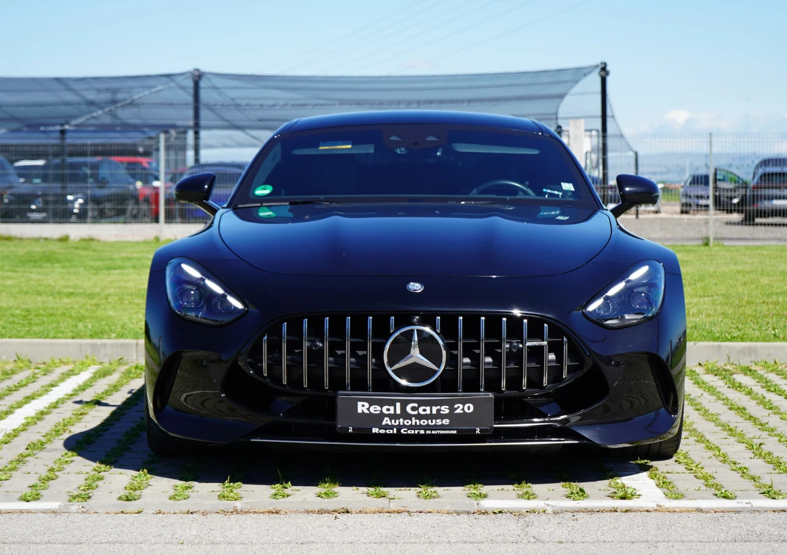 Mercedes-Benz AMG GT 63 4MATIC+ * DISTR* 360 CAM* BURM* MEMORY* KEYLESS, снимка 2 - Автомобили и джипове - 54909919