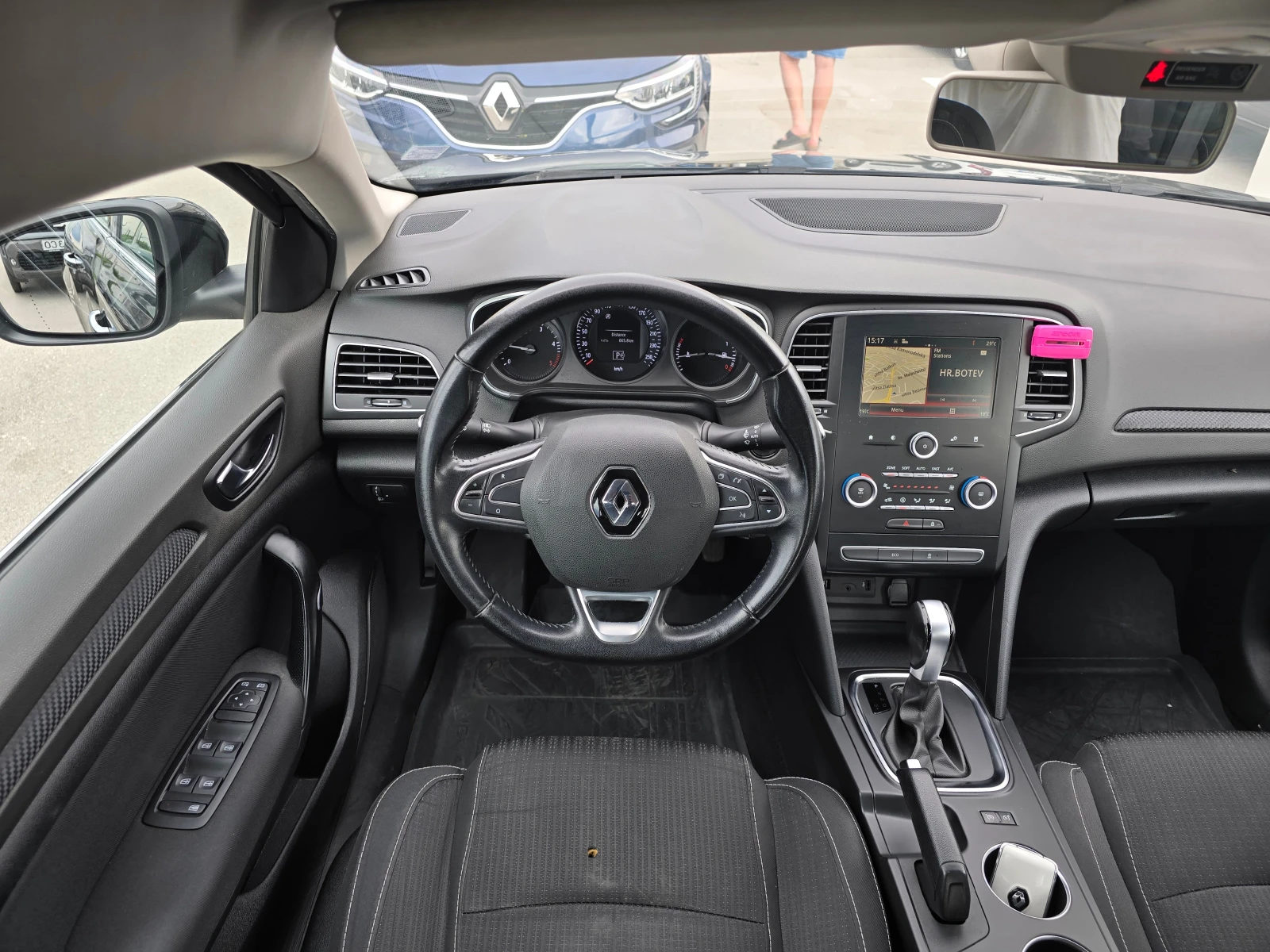 Renault Megane 1.5 dCi/EDC, снимка 10 - Автомобили и джипове - 55012677
