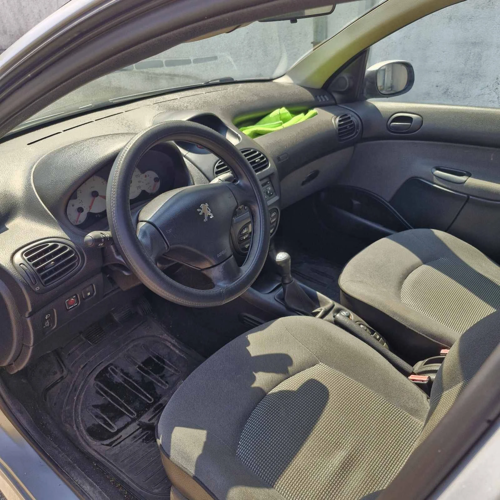 Peugeot 206, снимка 8 - Автомобили и джипове - 55299991