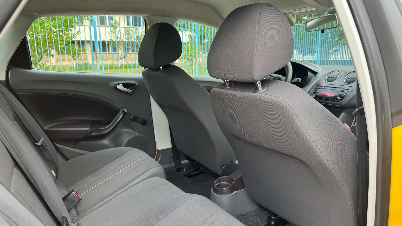 Seat Ibiza 1.5 БЕНЗИН, снимка 9 - Автомобили и джипове - 55300255