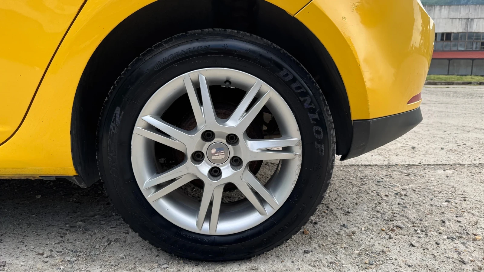 Seat Ibiza 1.5 БЕНЗИН, снимка 8 - Автомобили и джипове - 55300255