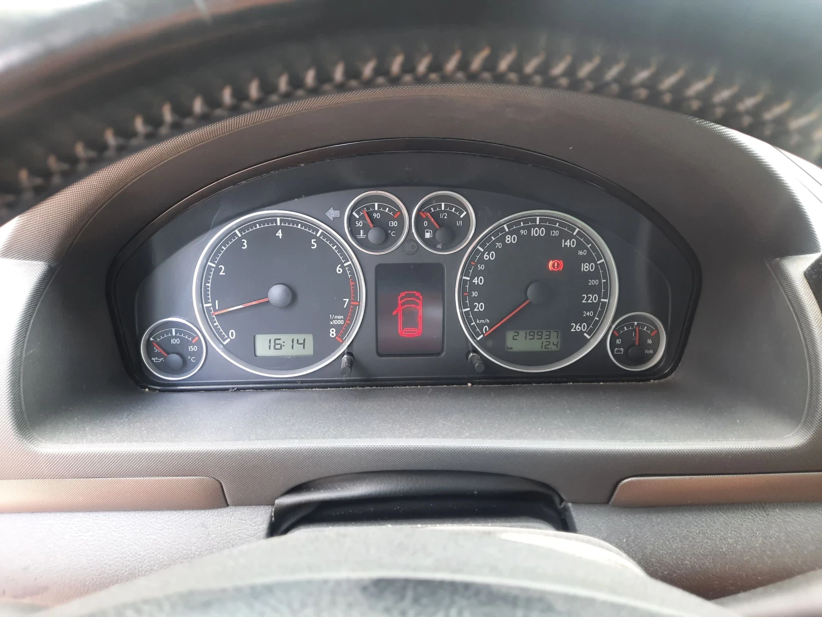 VW Sharan 1.8 i turbo, снимка 8 - Автомобили и джипове - 55435135