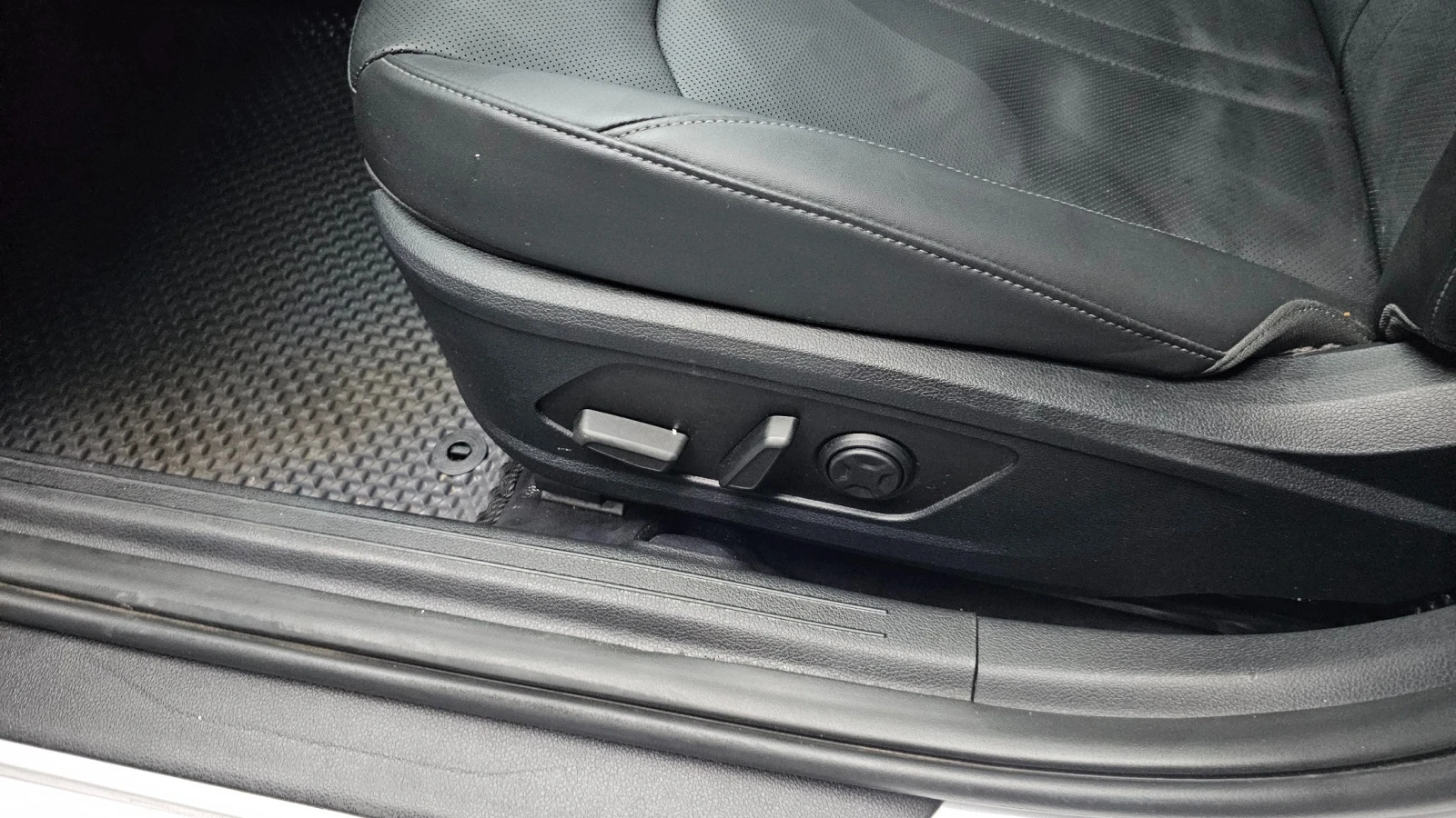 Hyundai Sonata ГАЗ* ПОДГРЕВ* ЕЛ.СЕДАЛКИ* КАМЕРА* NAVI, снимка 17 - Автомобили и джипове - 55486445