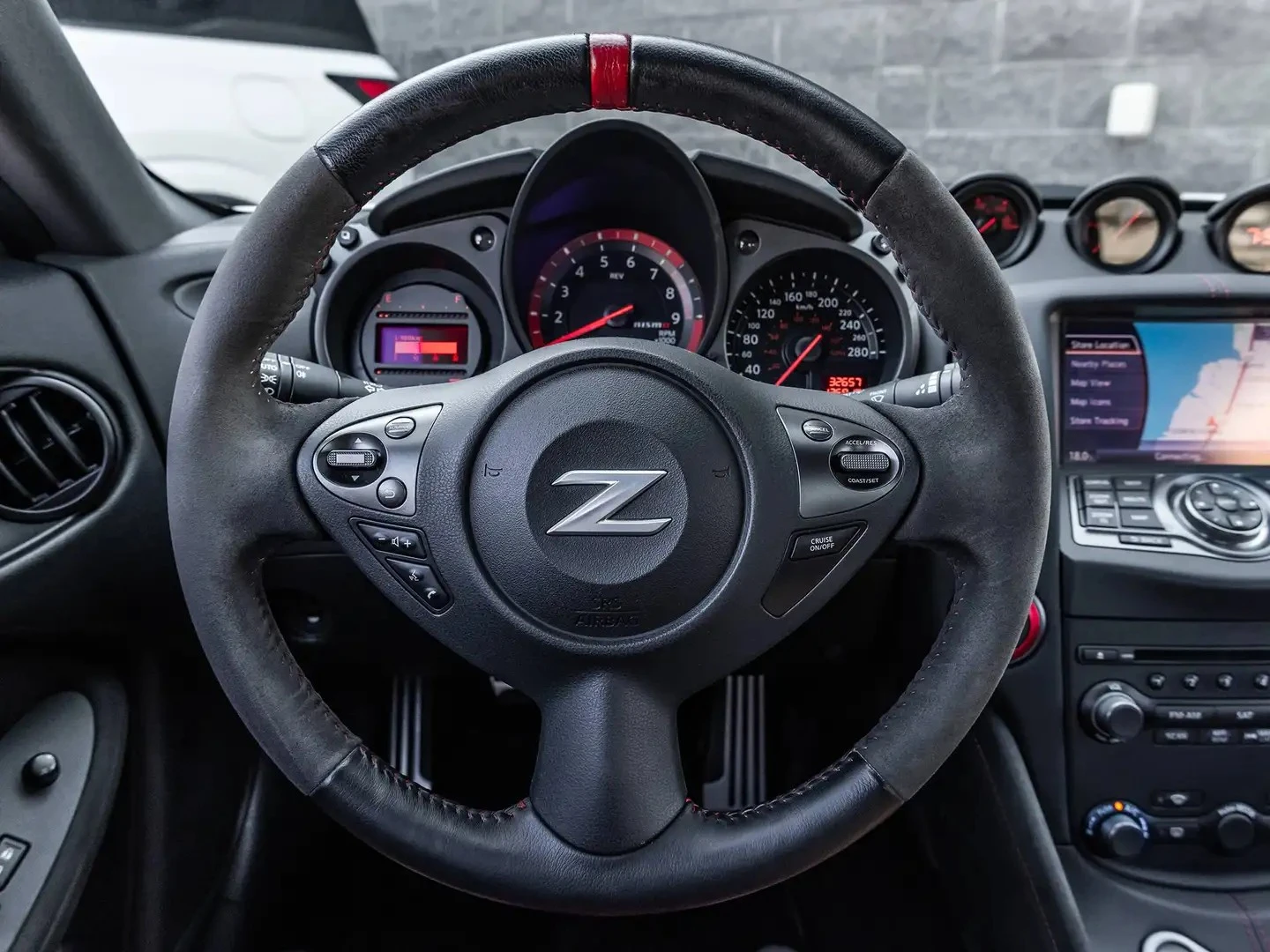 Nissan 370Z NISMO MANUAL ЦЕНА ДО БЪЛГАРИЯ АВТОКРЕДИТ, снимка 11 - Автомобили и джипове - 55641704