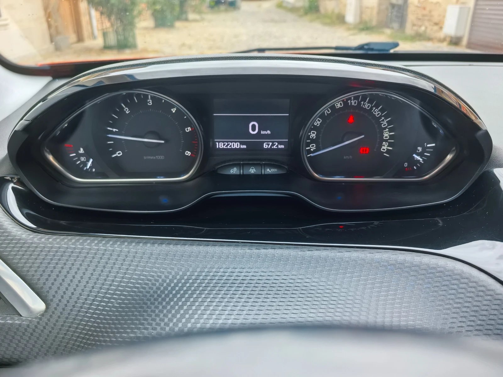 Peugeot 2008 1.6BLUEHDI 99kc , снимка 7 - Автомобили и джипове - 56238716