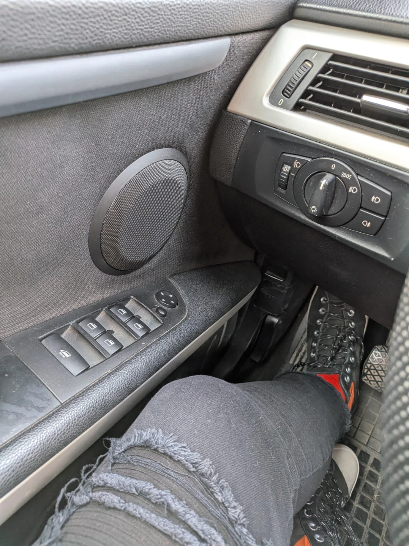 BMW 320, снимка 12 - Автомобили и джипове - 56626395
