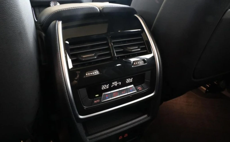 BMW X7 M50i xDrive, снимка 9 - Автомобили и джипове - 51419321