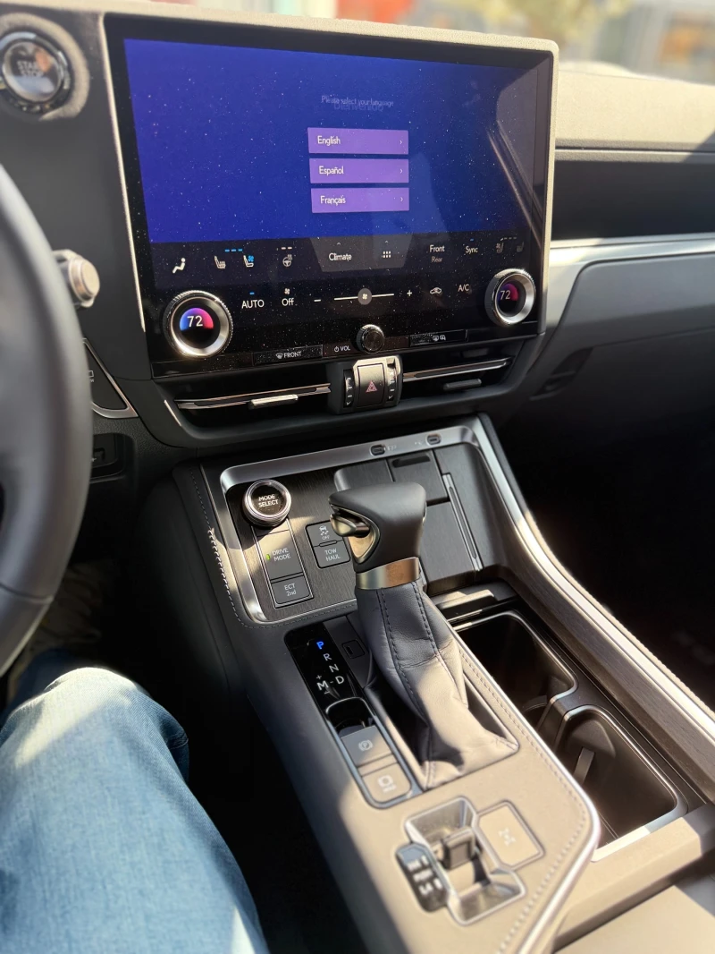 Lexus GX 550 LUXURY+ /НОВ НАЛИЧЕН, 2025, HEAD UP DISPLAY, 30кm, снимка 10 - Автомобили и джипове - 52156529