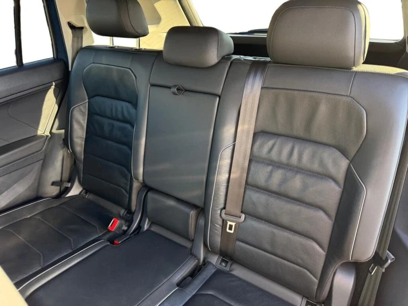VW Tiguan Highline 4Motion* АвтоКредит* (ЦЕНА ДО БГ), снимка 14 - Автомобили и джипове - 53169620
