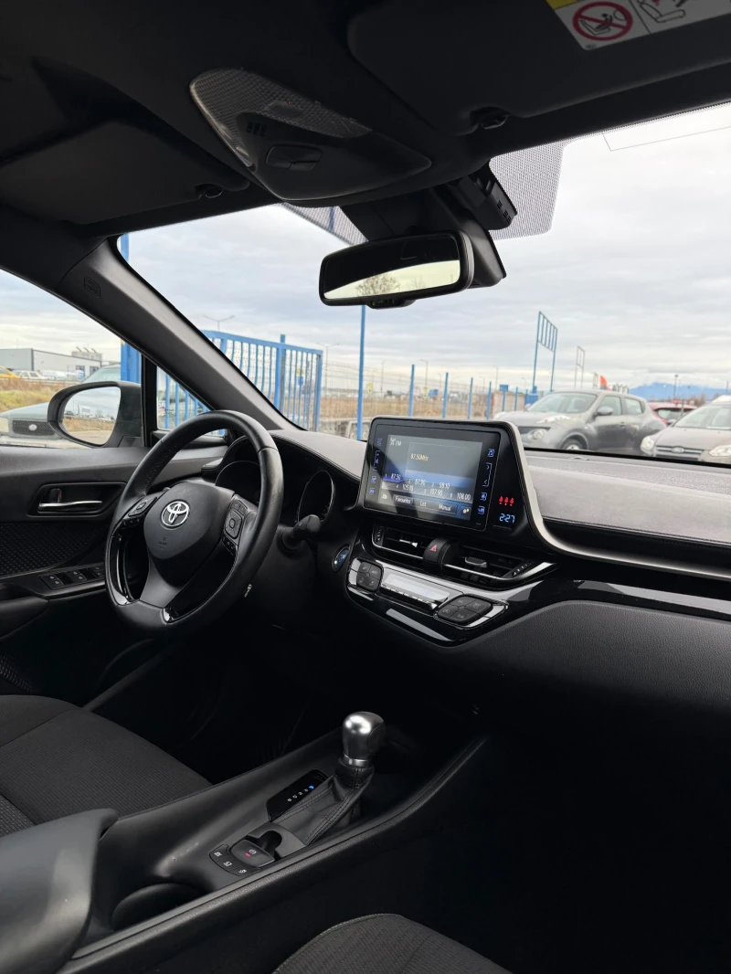Toyota C-HR 1.8 HYBRID, снимка 8 - Автомобили и джипове - 53260425