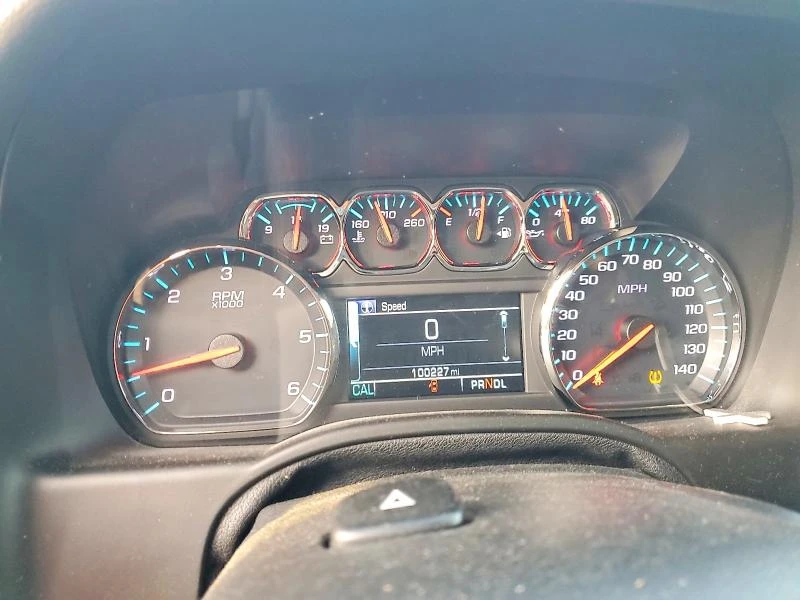 Chevrolet Tahoe 5.3L 8 4x4 w/Rear Wheel Drv, снимка 14 - Автомобили и джипове - 53638851