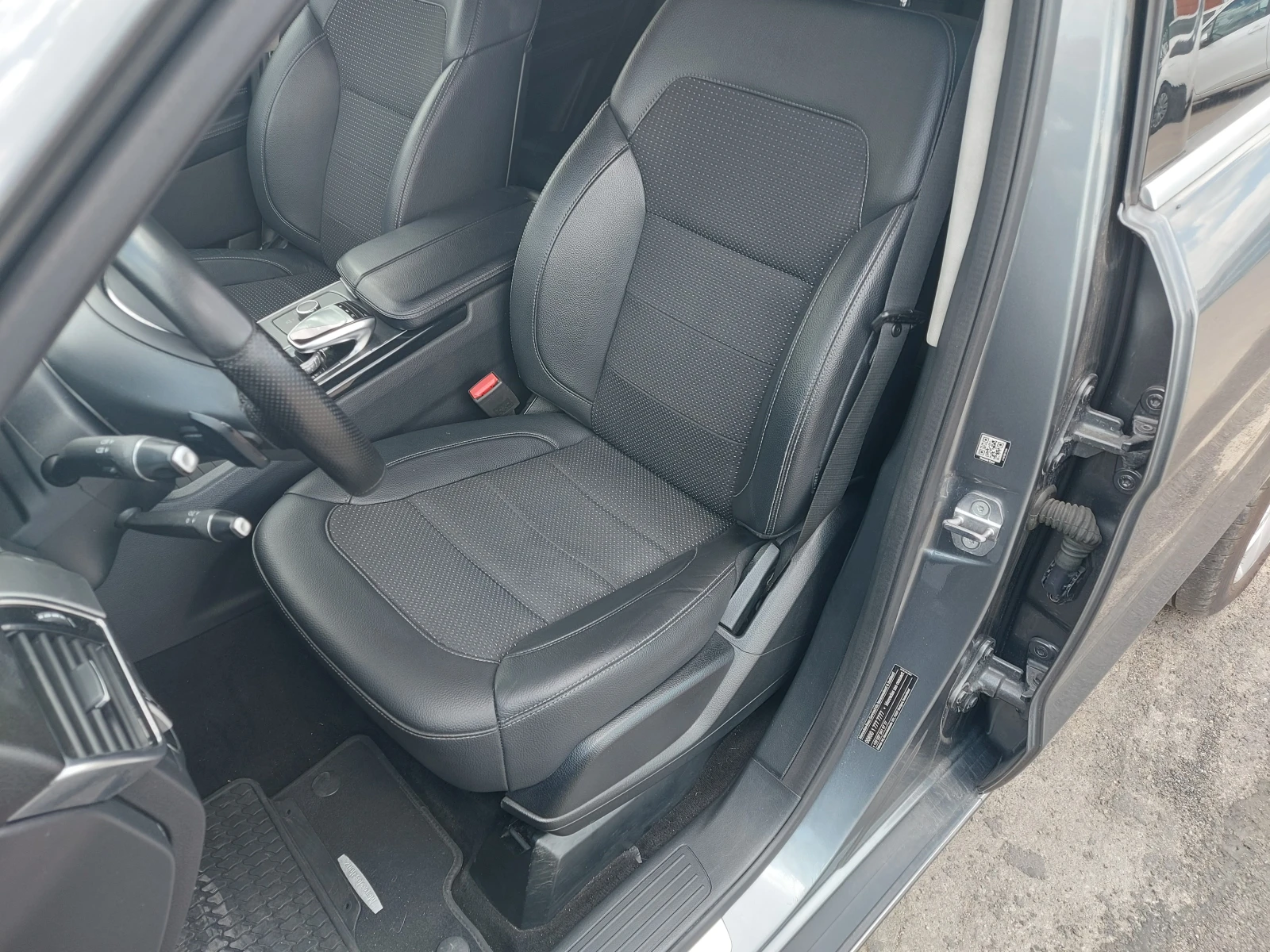 Mercedes-Benz GLE * 4 MATIC* Premium Plus, снимка 8 - Автомобили и джипове - 50035624