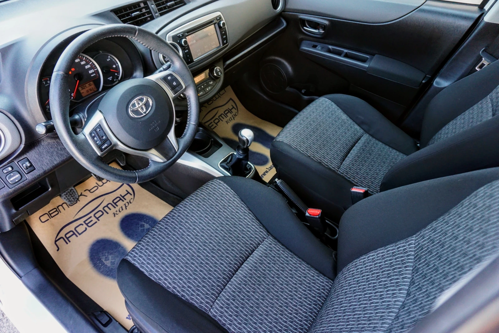 Toyota Yaris 1.0i ACTIVE - изображение 8