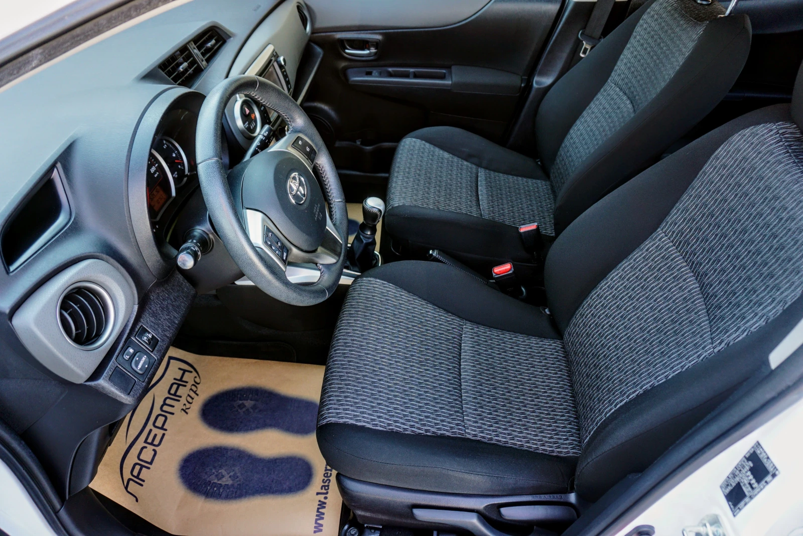 Toyota Yaris 1.0i ACTIVE - изображение 6
