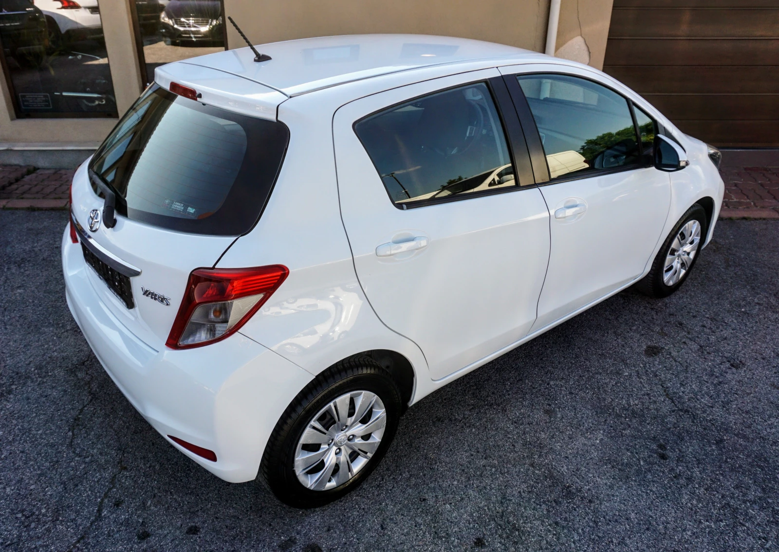 Toyota Yaris 1.0i ACTIVE - изображение 3