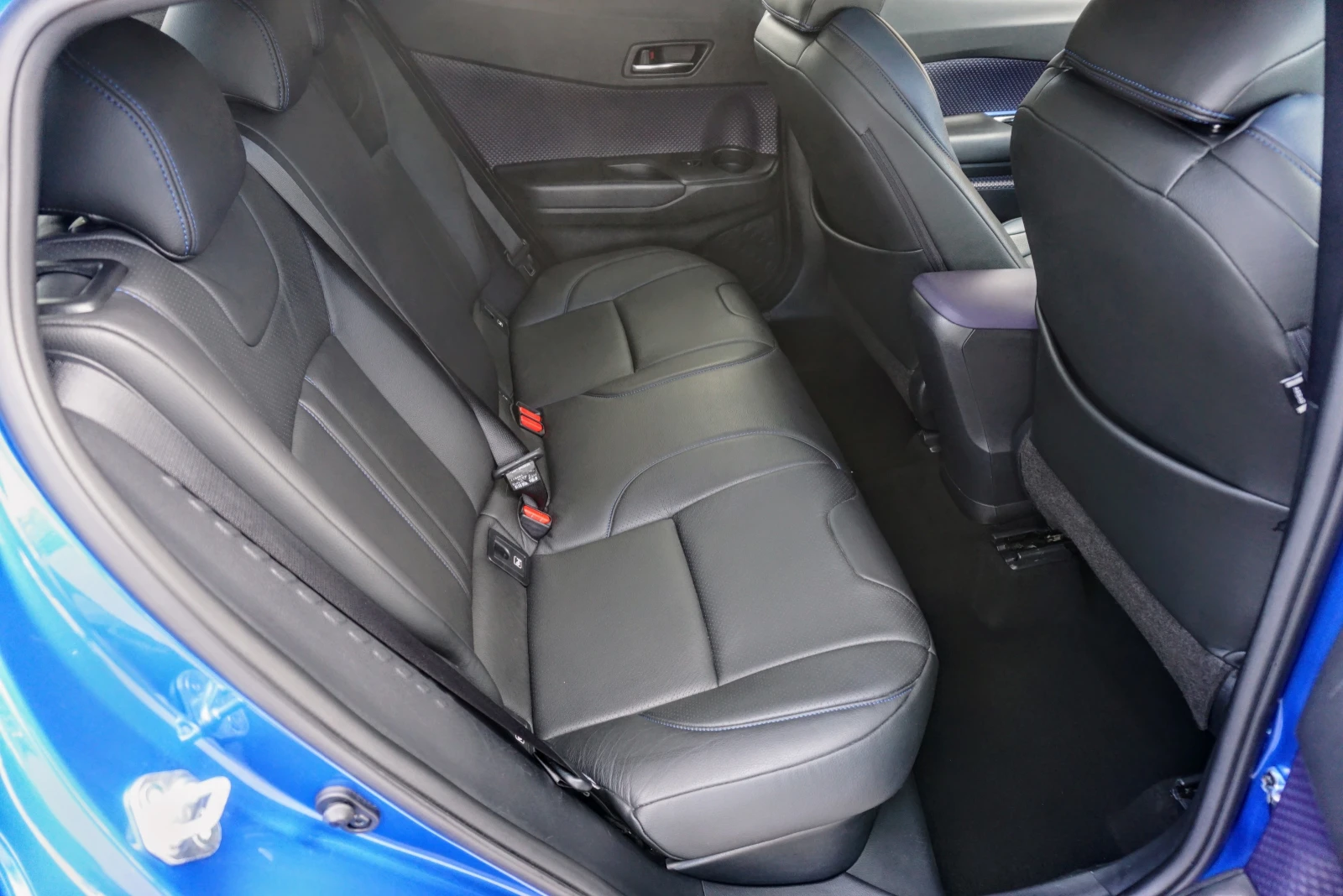 Toyota C-HR 1.8h PREMIUM | Mobile.bg   12