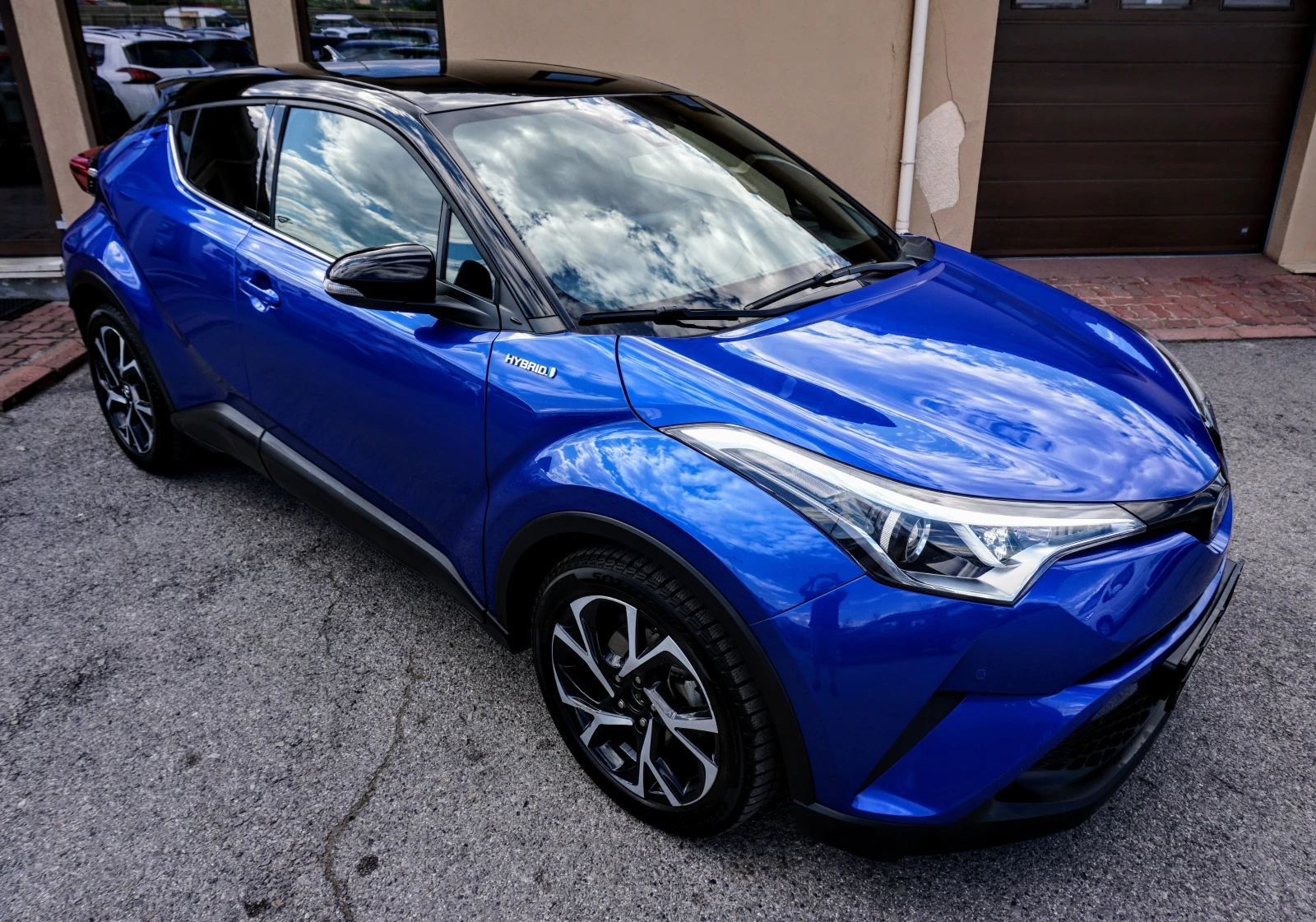 Toyota C-HR 1.8H E-CVT - изображение 2