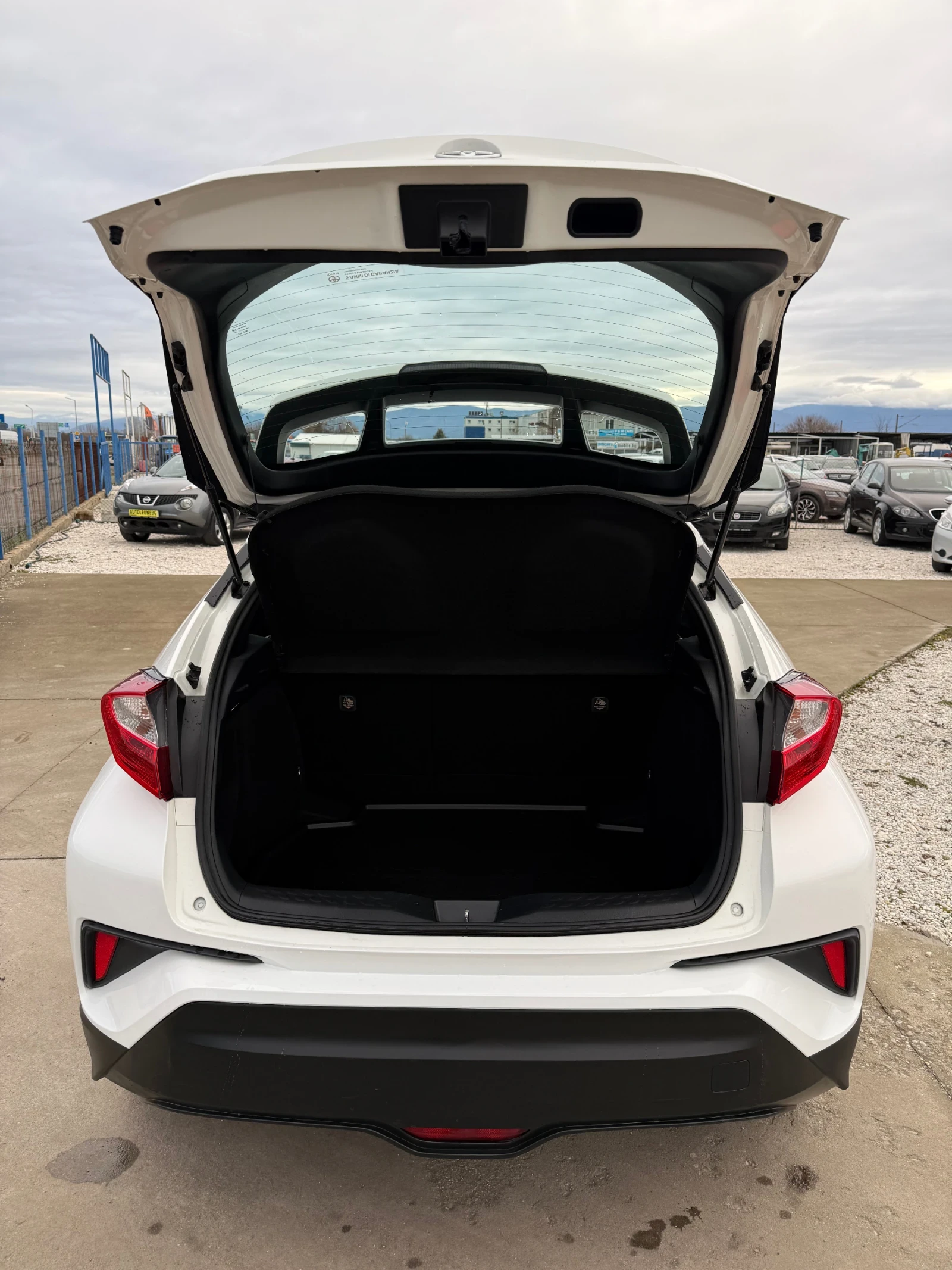 Toyota C-HR 1.8 HYBRID | Mobile.bg � ����������� 13