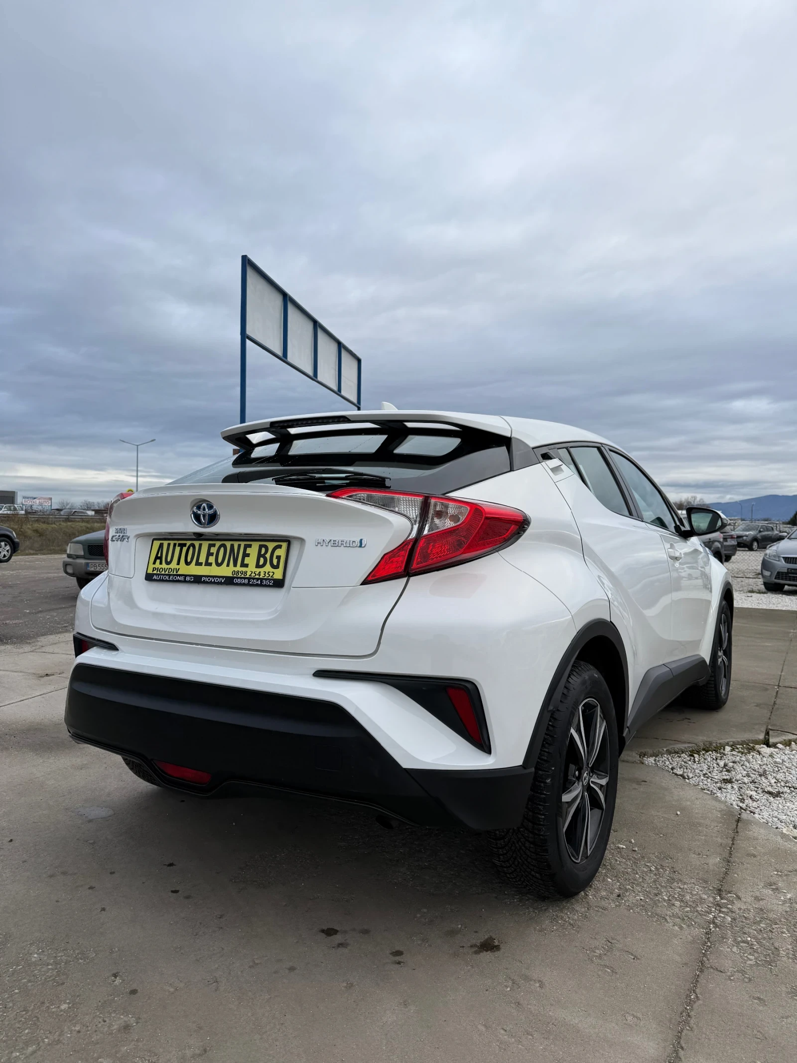 Toyota C-HR 1.8 HYBRID - изображение 4