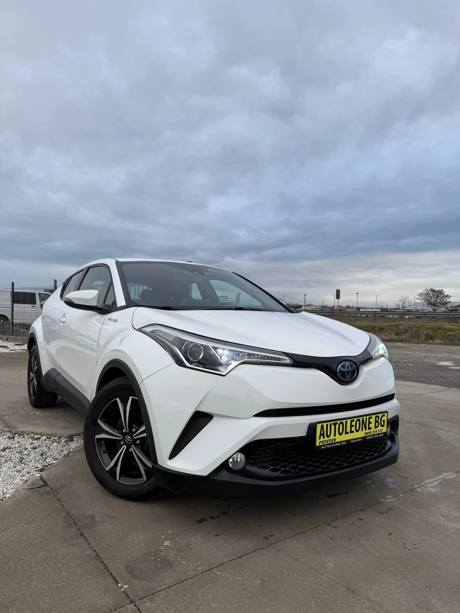 Toyota C-HR 1.8 HYBRID - изображение 3