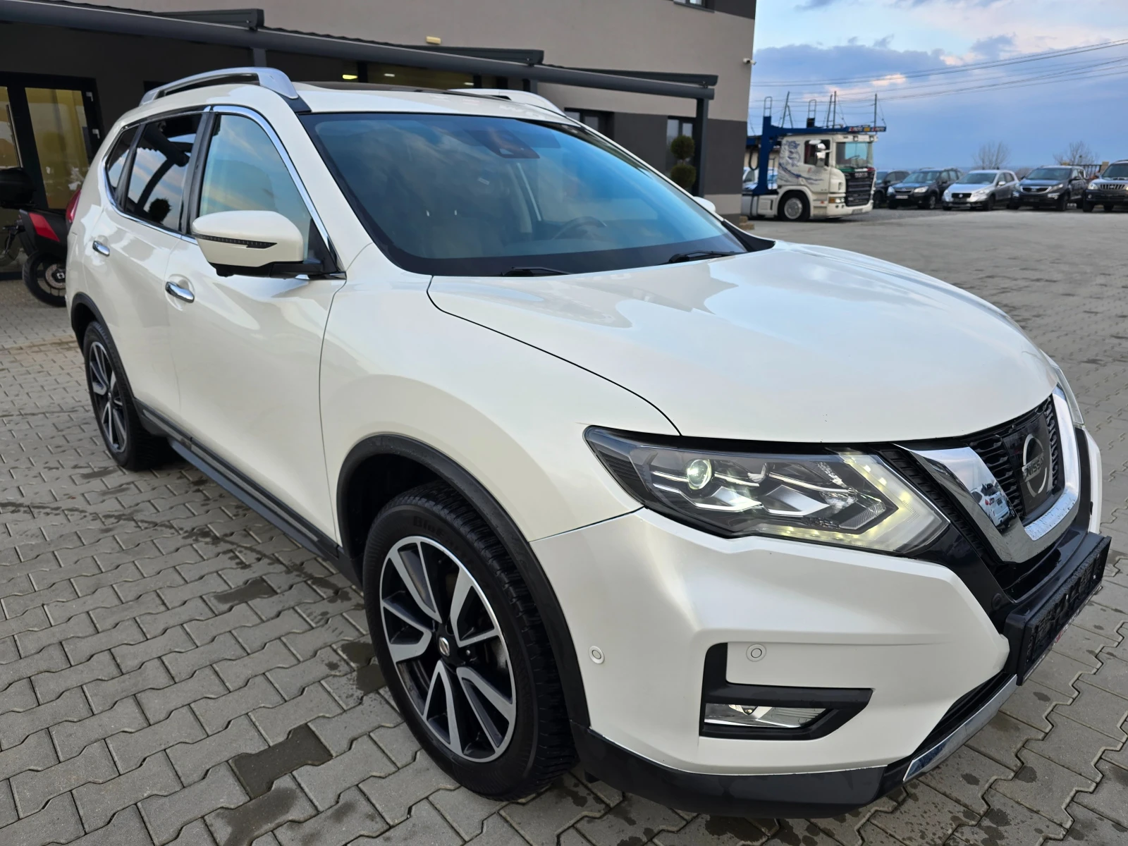 Nissan X-trail 1.6 DCI, Tekna, 360 камера, Подгрев, Bose!, снимка 2 - Автомобили и джипове - 53743003