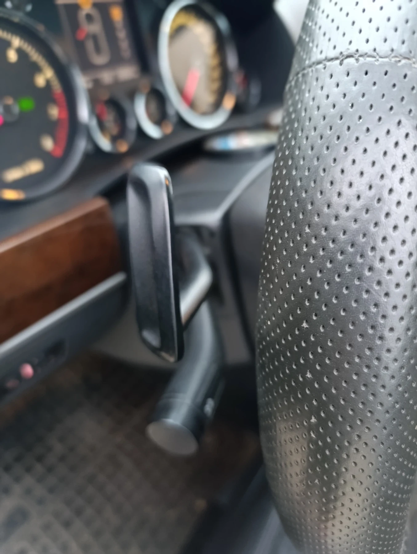 VW Touareg 3.2 УНИКАЛНА , снимка 6 - Автомобили и джипове - 53905326