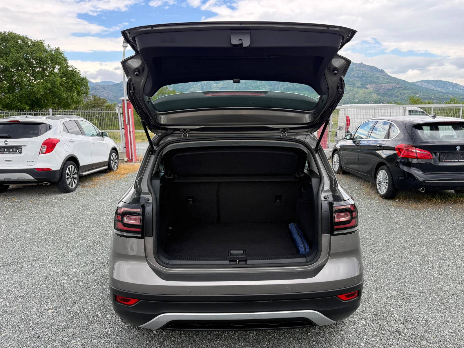 VW T-Cross (KATO НОВА), снимка 13 - Автомобили и джипове - 54370268