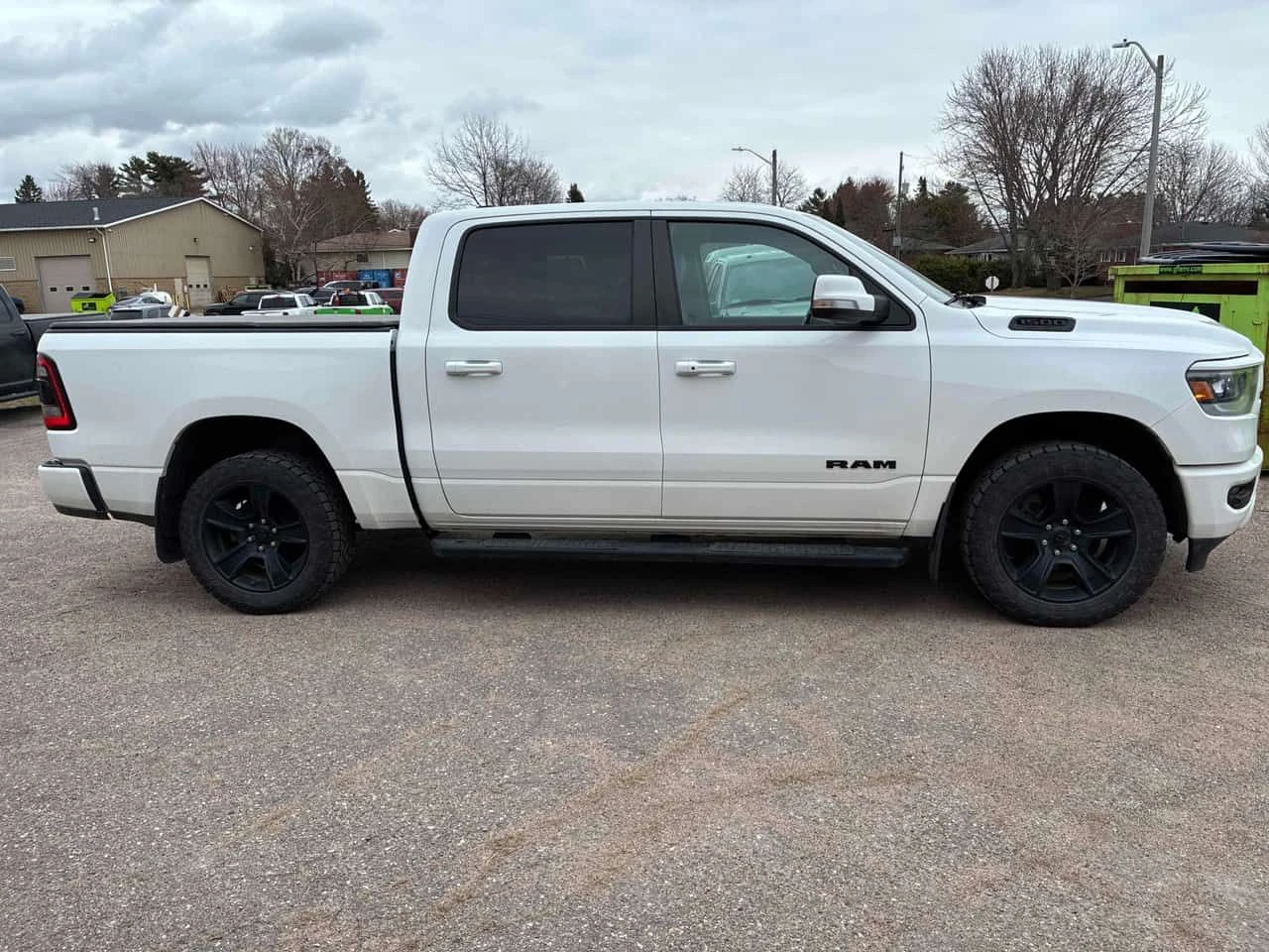 Dodge RAM 1500  Sport /CAMERA/ПОДГРЕВИ/АВТОКРЕДИТ, снимка 3 - Автомобили и джипове - 54604816