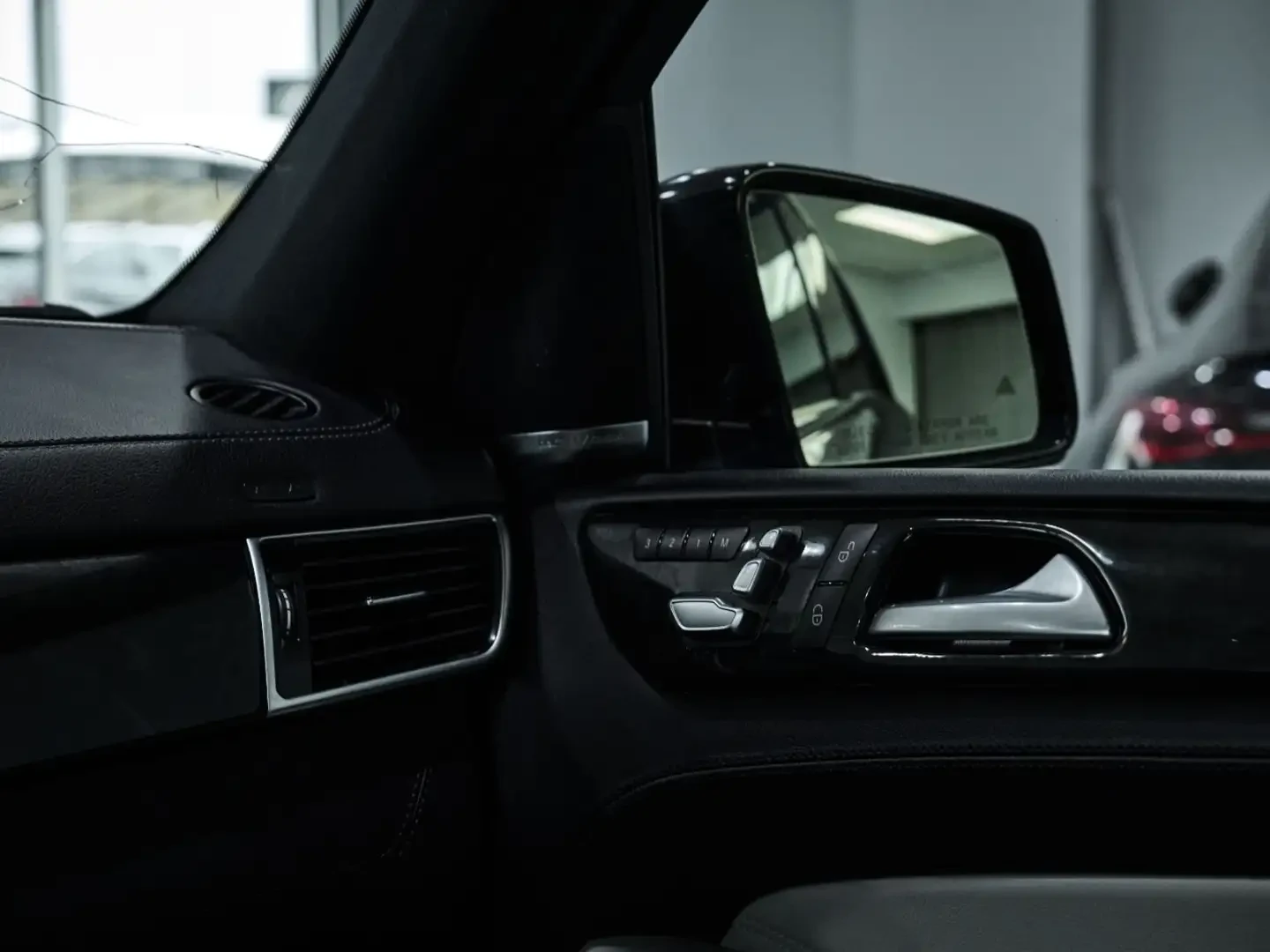 Mercedes-Benz GLE 450 AMG 4MATIC Sleek Grey, снимка 9 - Автомобили и джипове - 54887876