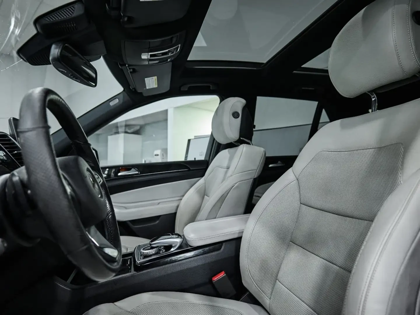 Mercedes-Benz GLE 450 AMG 4MATIC Sleek Grey, снимка 13 - Автомобили и джипове - 54887876
